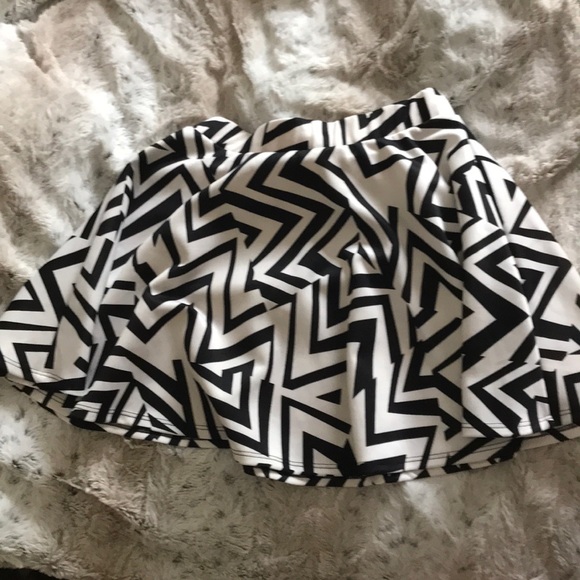 Skater skirt - Picture 1 of 2